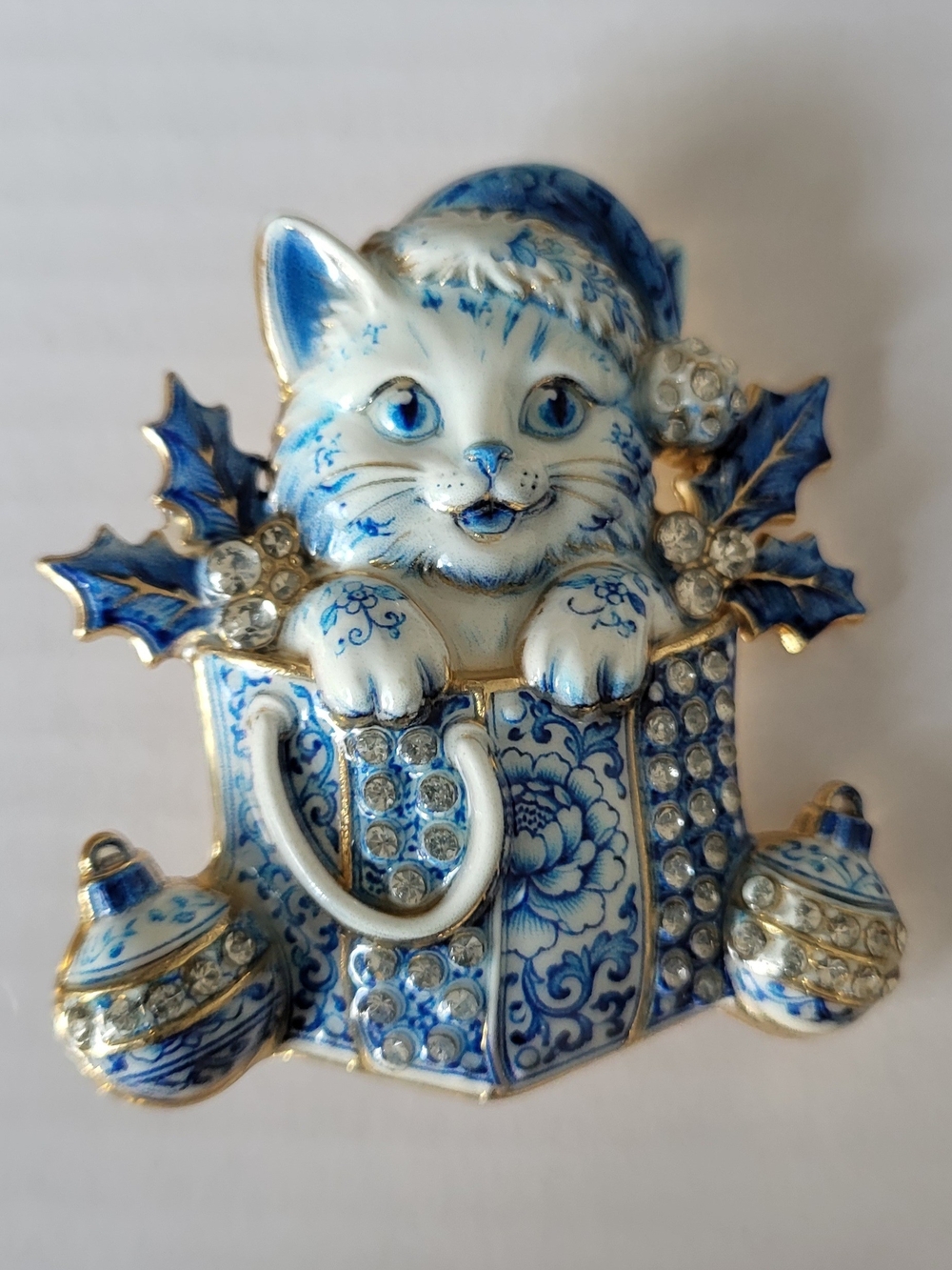Christmas Blue & White Kitten In Gift Box Brooch